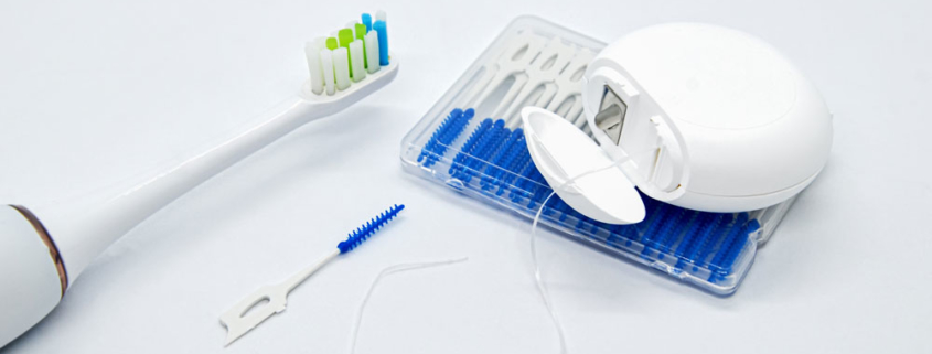 Come si usa lo scovolino per denti in modo corretto